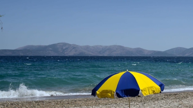 Τραγωδία στην παραλία: Νεκρά δύο παιδιά 9 και 12 ετών που θάφτηκαν στην άμμο!