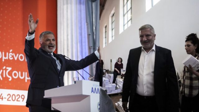 Τη λες και… πολύ έγκυο: Η φωτογραφία της συντρόφου του Γιώργου Πατούλη με φουσκωμένη κοιλίτσα