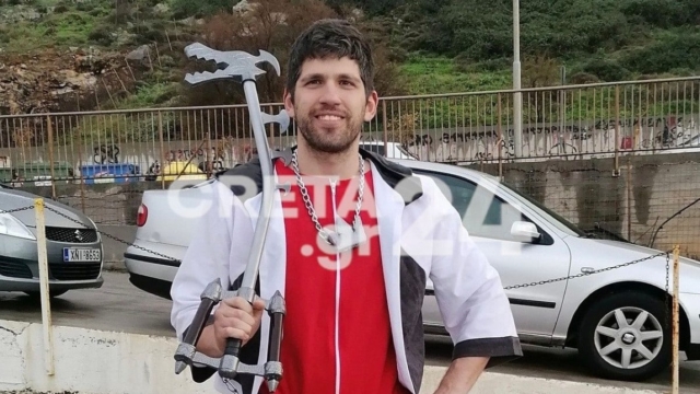 Κρήτη: Βουβός πόνος στην κηδεία του 32χρονου πυροσβέστη που «έφυγε» τόσο άδικα – Τραγική φιγούρα η μητέρα του