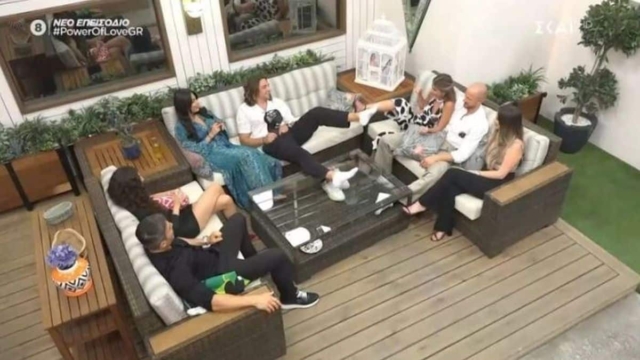 Power Of Love: «Zέχνει… βρωμάει ιδρωτίλα» – Η μυρωδιά από τις κάλτσες του Γιώργου έβγαλε νοκ άουτ τη Σωτηρία (video)