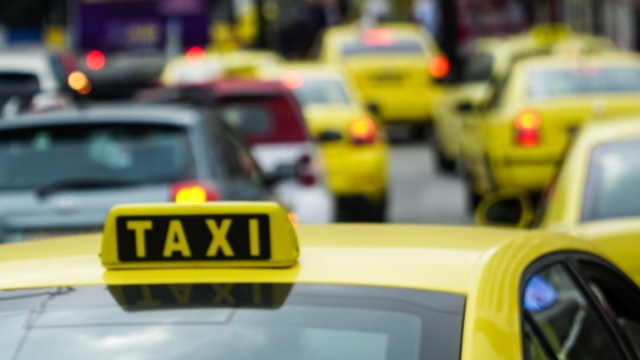 Για μια κούρσα ταξί έπεσαν οι πυροβολισμοί στα ΚΤΕΛ Κηφισού – «Τσακώθηκαν οι Ρομά μεταξύ τους ποιος θα πάρει τη γυναίκα» (video)