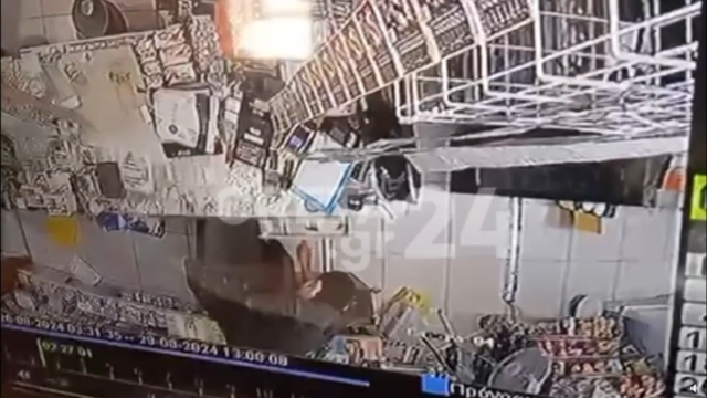 Κρήτη: Άγνωστος έσπασε τζαμαρία σούπερ μάρκετ και έκλεψε… ξυστά και τσιγάρα (video)