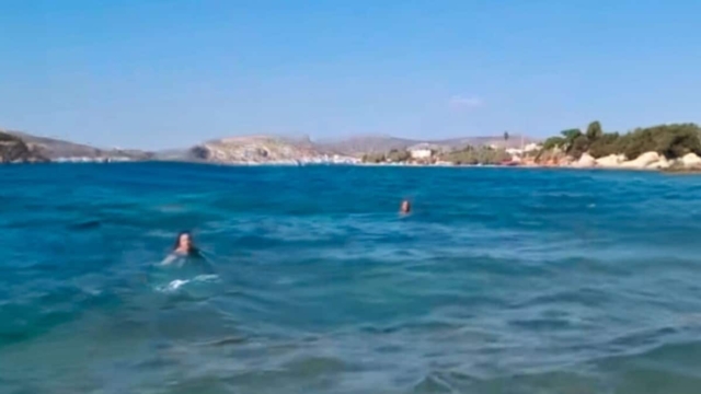 Σαλαμίνα: Συγκλονίζει στα πρώτα της χρόνια η 20χρονη – «Φοβήθηκα πως θα με πνίξει, οι αστυνομικοί με ειρωνεύονταν»