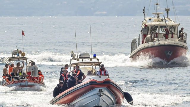 Ναυάγιο στη Σικελία: Ερευνούν για ανθρωποκτονία τον καπετάνιο του Bayesian – «Το σκάφος κατασκευάστηκε για να βγαίνει στη θάλασσα με οποιονδήποτε καιρό» (video)