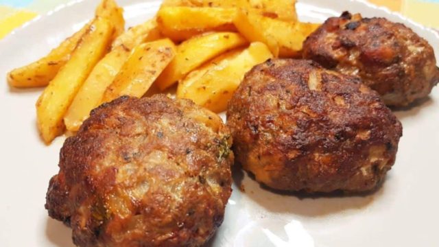 Μοσχαρίσια, πεντανόστιμα και αφράτα μπιφτέκια: Μια συνταγή για εκλεκτούς γευσιγνώστες