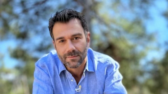 Η καταγγελία του Τάσου Ιορδανίδη για την επίσκεψη των 500 ευρώ – «Μου πίεζε τα χέρια για να δει…»