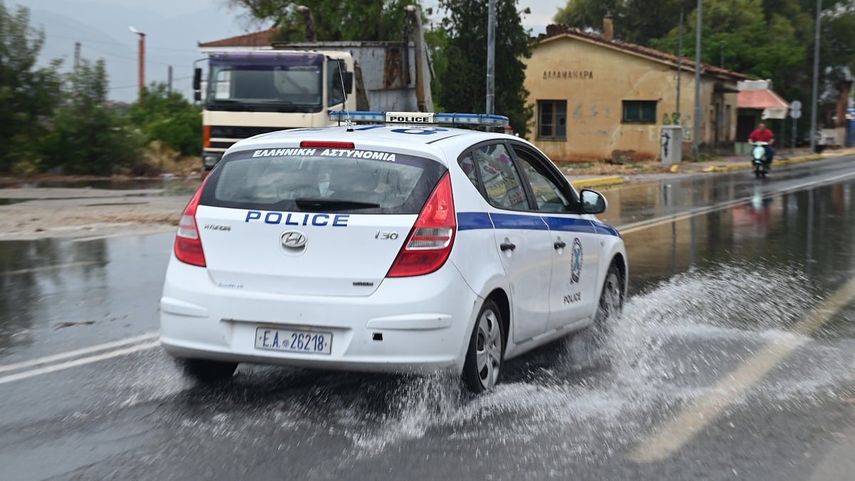 Θεσσαλονίκη: 41χρονη γιαγιά παράτησε το εγγονάκι της στο δρόμο – Το βρήκαν οι αστυνομικοί