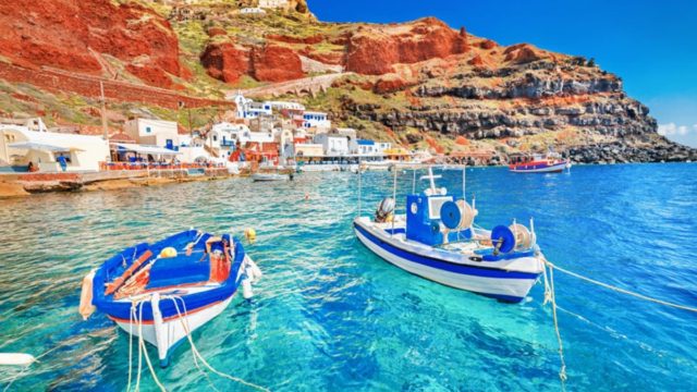 Σαμποτάζ στην Ελλάδα από Τούρκους ξενοδόχους: «Αυτοί έχουν ξενώνες, εμείς 5άστερα – Μόνο το αλκοόλ είναι φθηνότερο»