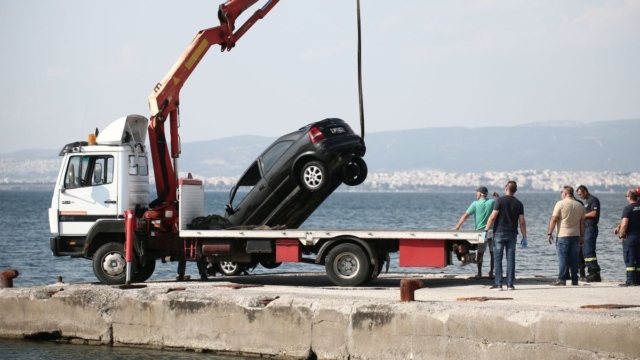 Σπαράζουν καρδιές τα λόγια συγγενών και φίλων για τη μητέρα και το γιο που αυτοκτόνησαν στο Θερμαϊκό: «Ήταν πολύ πονεμένοι άνθρωποι»