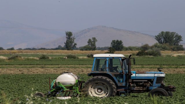 Τραγωδία στην Κρήτη: 78χρονος καταπλακώθηκε από αγροτικό μηχάνημα