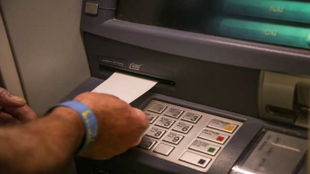 Σήμερα (30/8) η πληρωμή κοινωνικών επιδομάτων από τον ΟΠΕΚΑ – Ποιοι είναι οι δικαιούχοι