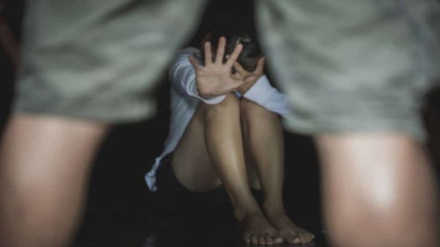 Φρίκη στον Κολωνό: Συνελήφθη 44χρονος που βίαζε και απειλούσε 16χρονη φίλη του γιου του