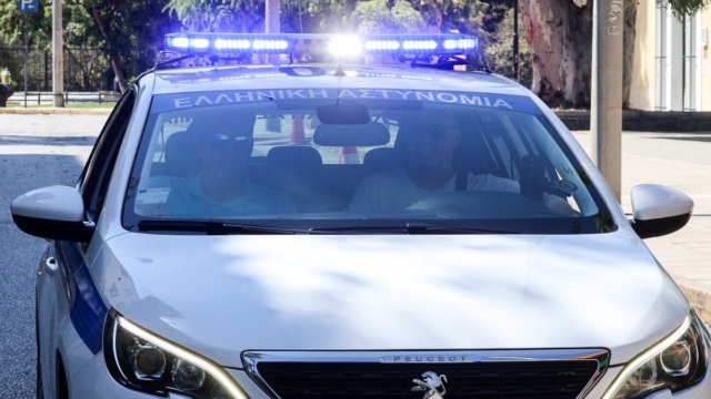 Συναγερμός στο Κερατσίνι: Άγνωστοι σε μηχανή πέταξαν τσαντάκι με τρεις χειροβομβίδες!