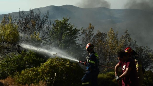 Φωτιά στην Αττική: Τι πρέπει να προσέξουμε εξαιτίας της αποπνικτικής ατμόσφαιρας (video)