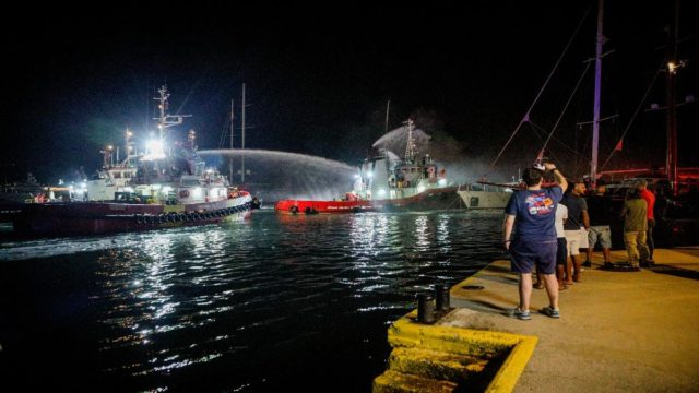 Φωτιά στη Μαρίνα Ζέας: Τεράστια καταστροφή, ανεπαρκή μέτρα ασφάλειας και δεκάδες εργαζόμενοι άνεργοι