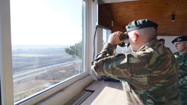 Έβρος: Σε επιφυλακή στρατός και αστυνομία – Πολύπλευρες μεταναστευτικές εξελίξεις και φόβος για έκρηξη ροών
