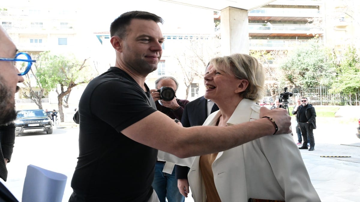 Η Έλενα Ακρίτα στηρίζει Στέφανο Κασσελάκη αλλά δεν είναι «γκρούπι»: «Δεν θα πεθάνουμε αν δεν εκλεγεί» – Η πικρία για τον Τσίπρα (video)