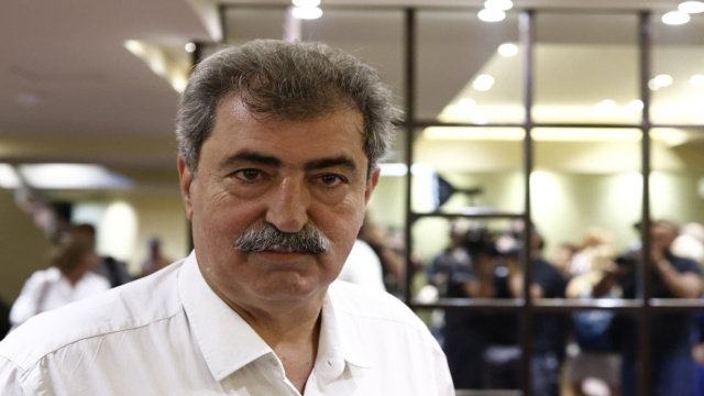 Πολάκης για ΣΥΡΙΖΑ: «Δεν θέλω το κέντρο, θέλω να κερδίσουμε ξανά τον δημοκρατικό προοδευτικό κόσμο – Όπως ο Ανδρέας με το ΠΑΣΟΚ και ο Τσίπρας το 2015»