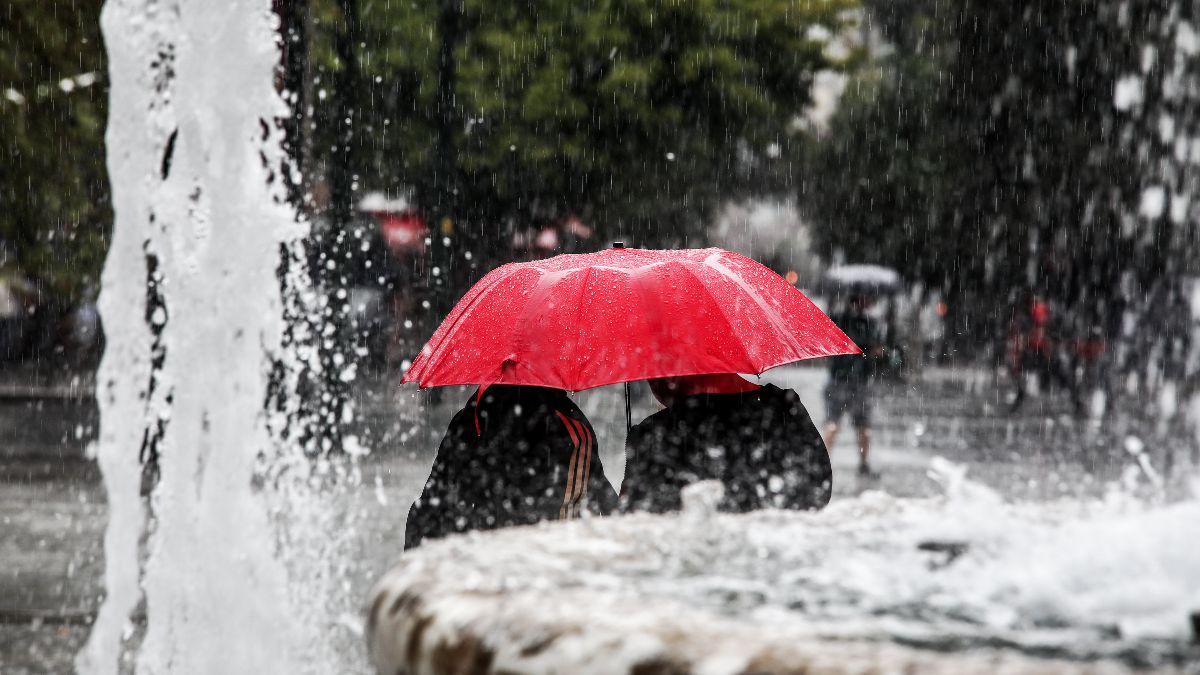 Κακοκαιρία: Στο «μάτι του κυκλώνα» Atena και η Αττική από το απόγευμα – LIVE η εξέλιξη και η κορύφωση του φαινομένου