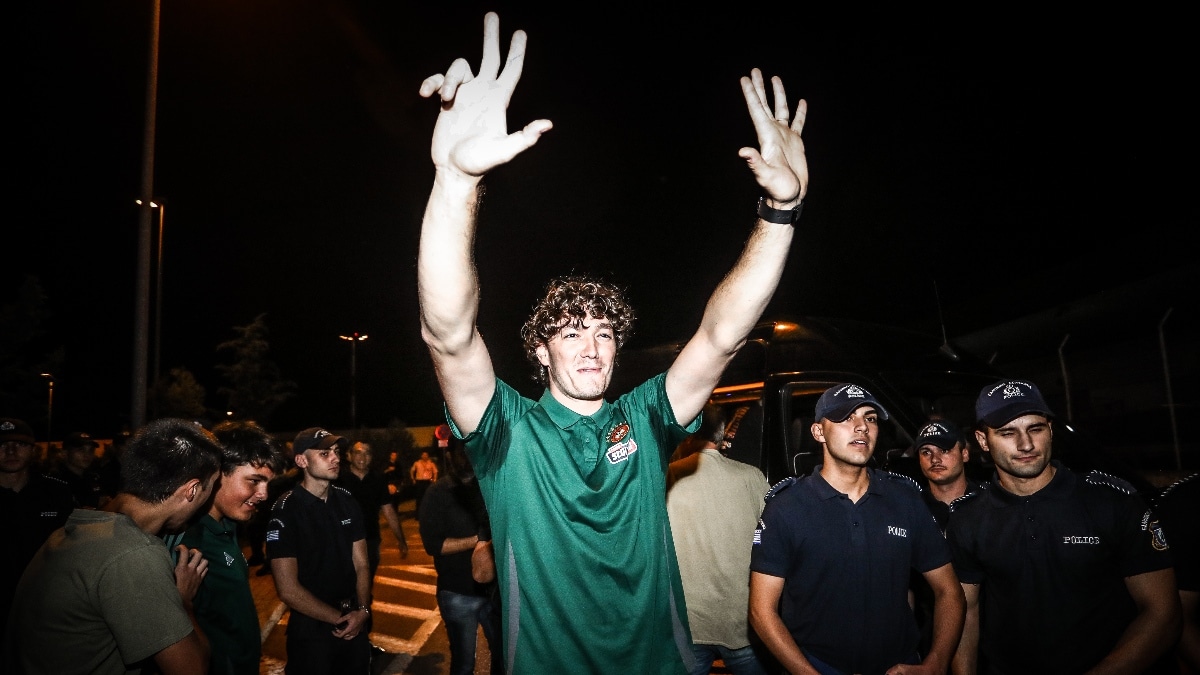 Έφτασε στην Αθήνα για τον Παναθηναϊκό ο Τσεντί Οσμάν: «Είμαστε οι καλύτεροι, πάμε πάλι για τη Euroleague»