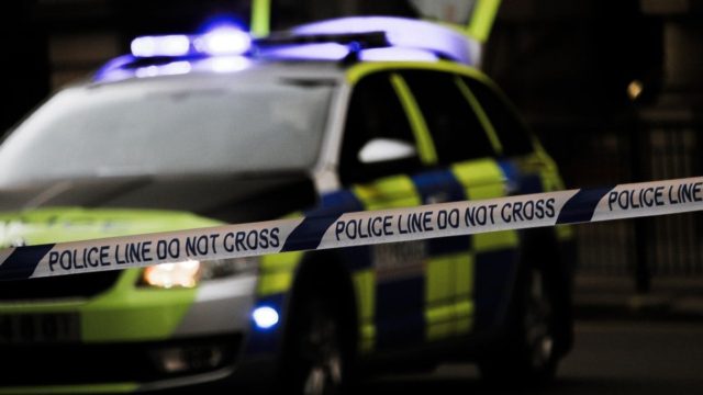 Τρόμος στο Μάντσεστερ: Νεκρές σε διαμέρισμα 8χρονη και 40χρονη γυναίκα (video)