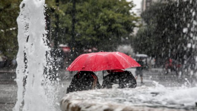 Καιρός σήμερα 20/9: Φθινοπωρινό σκηνικό με συννεφιά, βροχές και καταιγίδες – Ποιες περιοχές επηρεάζονται