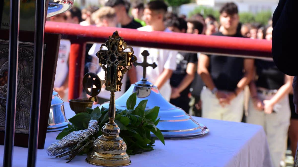 Η κακοκαιρία Atena τραβάει «χειρόφρενο» στον καθιερωμένο αγιασμό σχολείων – Αναλυτικά τα σχολεία