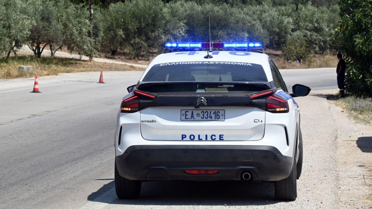 Φρίκη στο Αγρίνιο: Ηλικιωμένη ξυλοκοπόθηκε άγρια από τον γιο της – Έπεσε από το μπαλκόνι για να γλιτώσει