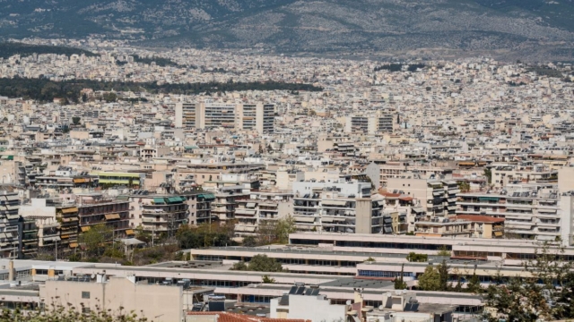 Φρένο στα Airbnb: Οι περιοχές της Αθήνας και τα γεωγραφικά διαμερίσματα που έρχονται αντιμέτωπα με την απαγόρευση
