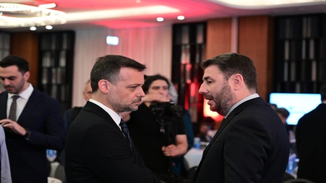 Μεγάλη «μάχη» Ανδρουλάκη – Δούκα για την ηγεσία στο ΠΑΣΟΚ: Τι δείχνει η δημοσκόπηση της Realpolls