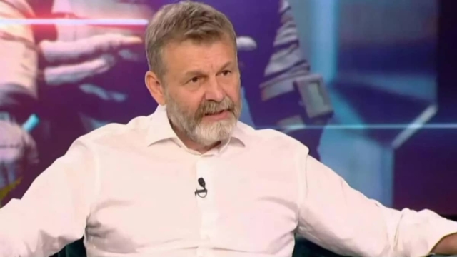 «Παρών» δηλώνει ο Απόστολος Γκλέτσος για την ηγεσία του ΣΥΡΙΖΑ: «Για την αριστερά και την πατρίδα»