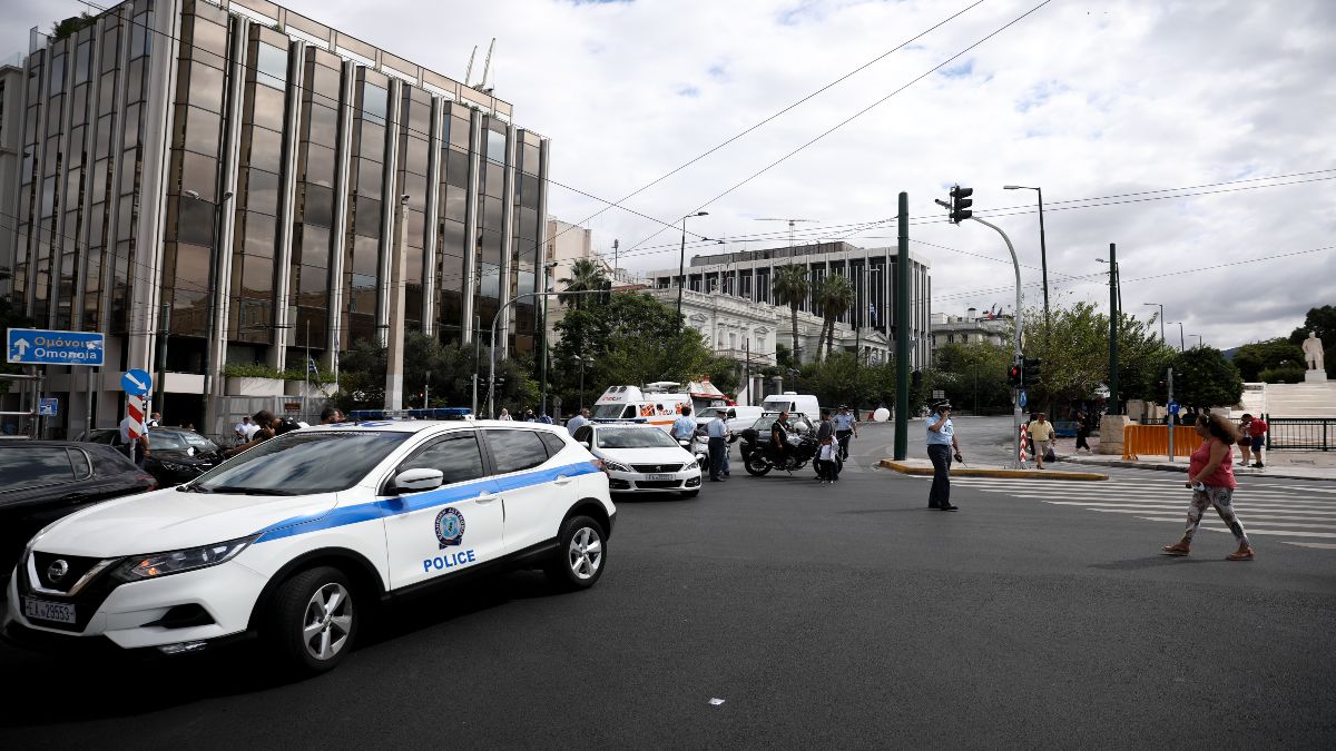 Σύνταγμα: Σε σύλληψη 42χρονου άντρα που θώπευσε 21χρονη προχώρησαν οι Αρχές
