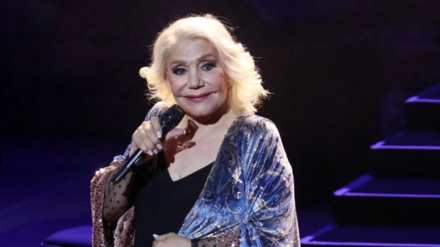 «Είναι εν ζωή» – Η ανακοίνωση για την κατάσταση υγείας της Μαρινέλλας μετά την κατάρρευση στο Ηρώδειο