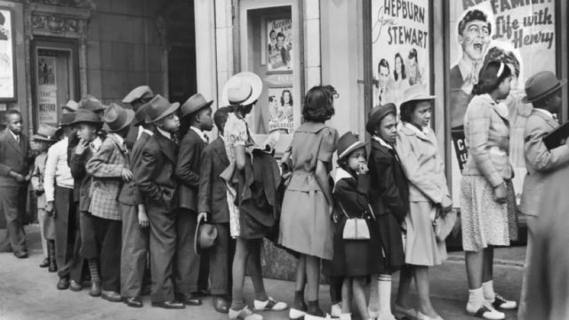 Απίστευτο: Αυτή η φωτογραφία του 1941 απεικονίζει ένα iPad – Φρενίτιδα από τους χρήστες των social media (photo)