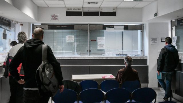 Οικονομική ανάσα: Έρχεται νέα ρύθμιση με «κούρεμα» οφειλών πολιτών σε δήμους – Ποιους αφορά, τι κερδίζουν, πότε ξεκινά (video)