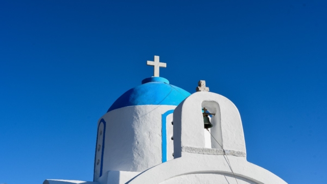 Άργησε η νύφη και παραλίγο να… σχολάσει ο γάμος στον Πύργο: Η καθυστέρηση έφερε τον εκνευρισμό και την αποχώρηση του ιερέα