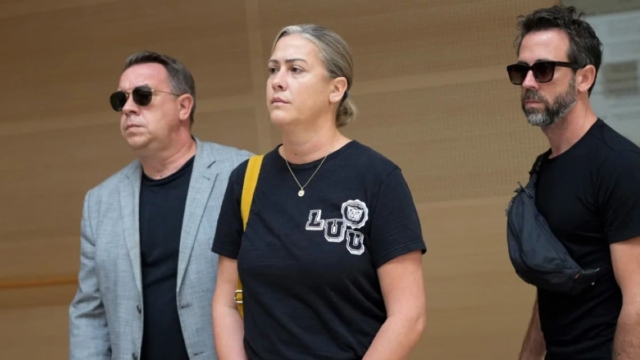 Γαλλία: Η συγκλονιστική κατάθεση της κόρης της Ζιζέλ Πελικό – «Ο πατέρας σου με νάρκωσε για να με βιaσουν άγνωστοι»