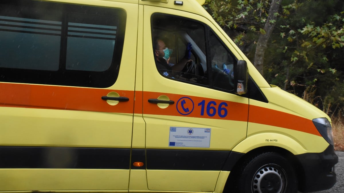 Οικογενειακή τραγωδία στην Ηλεία: Γιος χτύπησε τη μητέρα του, ο πατέρας πήγε να τους χωρίσει και πέθανε από καρδιά