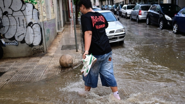 Καιρός σήμερα 11/9: Συνεχίζεται η κακοκαιρία Atena αλλά όχι για πολύ – Σε ποιες περιοχές θα έχει βροχές και καταιγίδες, πότε θα έχουμε βελτίωση