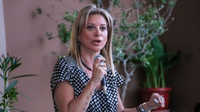Μαρία Καρυστιανού: «Αλίμονο στους τιποτένιους που τολμούν να ζυγίζουν αυτόν τον ανθρώπινο πόνο»