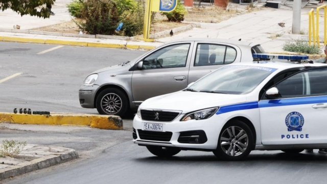 Αυτοκίνητο παρέσυρε και εγκατέλειψε 17χρονη – Καταδίωξη για τον  ασυνείδητο οδηγό