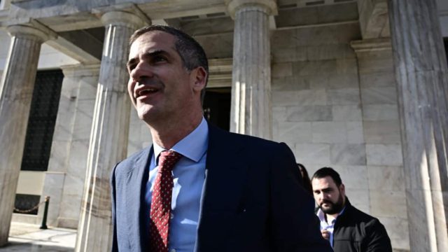Επιστροφή Κώστα Μπακογιάννη – Έκπληξη το νέο πολιτικό του βήμα!