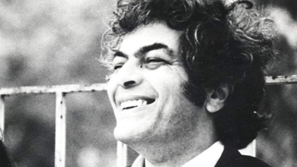 Σαν σήμερα,17 Σεπτεμβρίου του 1982, φεύγει από τη ζωή ο αξεπέραστος Μάνος Λοΐζος (video)