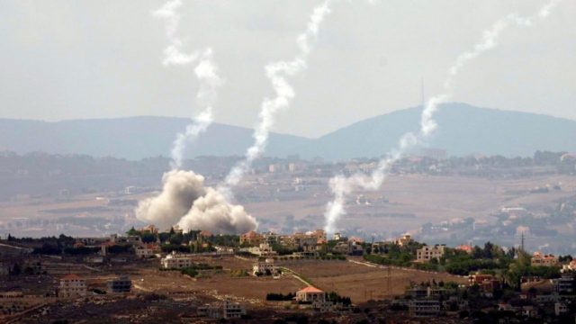 Εφιαλτική νύχτα στη Μέση Ανατολή: Εκατοντάδες νεκροί από ισραηλινά πλήγματα στον νότιο Λίβανο – Η φονικότερη ημέρα στη χώρα από τον εμφύλιο