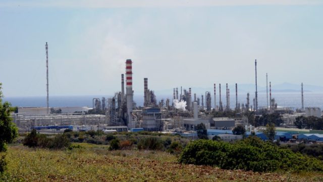 Συναγερμός στη Motor Oil: Φωτιά στις εγκαταστάσεις της – Ενεργοποιήθηκε το 112