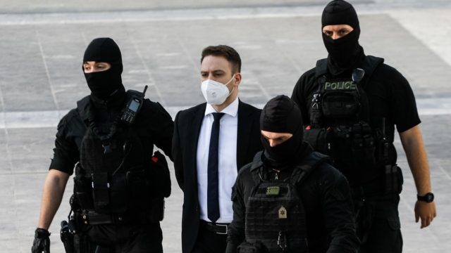 Ο Μπάμπης μας… τρολάρει: Το οικογενειακό δίκαιο διάλεξε για σπουδές στην Νομική ο φονιάς της Καρολάιν