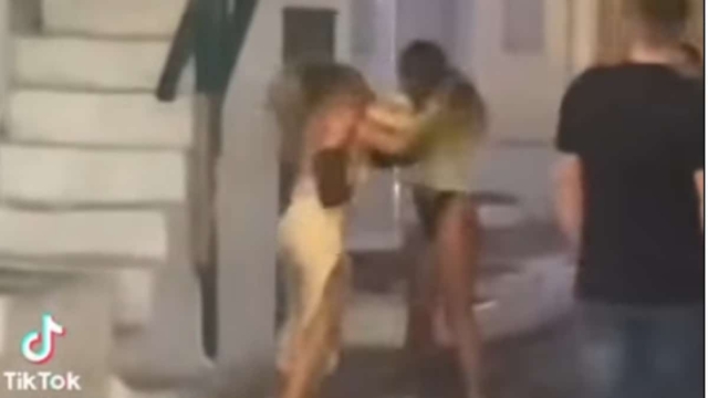 Άγριο ξύλο μεταξύ γυναικών στη Μύκονο – ΒΙΝΤΕΟ ΣΟΚ