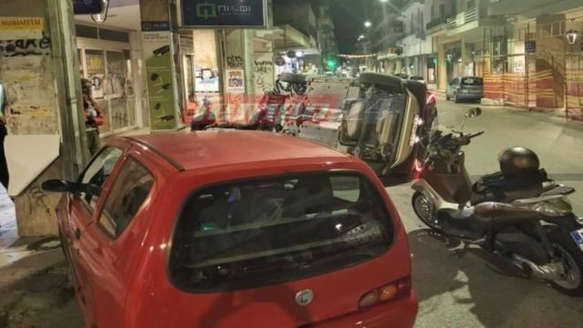«Τρελή» πορεία αυτοκινήτου στην Πάτρα: Παρέσυρε 3 ΙΧ, 3 μηχανάκια και… τούμπαρε (photos)