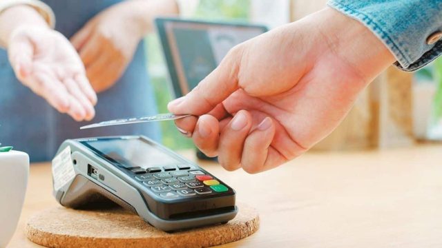 Ηλεκτρονικά βιβλία και POS μείωσαν την φοροδιαφυγή στον ΦΠΑ κατά 50% σε 6 χρόνια