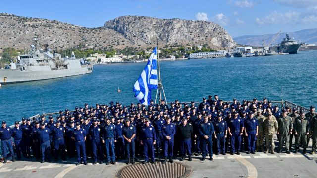 Τίμησε την χώρα και το Πολεμικό Ναυτικό στη μάχη της Ερυθράς Θάλασσας: Επέστρεψε η φρεγάτα «Ψαρά» στη Σαλαμίνα – Μπαίνει η «Σπέτσαι»